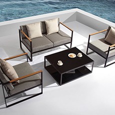 Outdoor Sofas & Lounge Sets