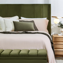 Amachi Velvet King Bedhead