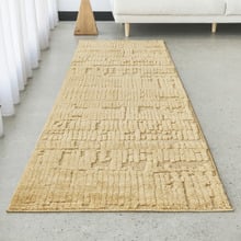 Gold Mona Runner
