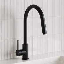 Solander Swivel Pull-Out Kitchen Mixer