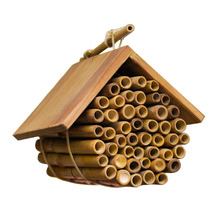 Q Toys Wooden Hanging Bee House