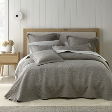 Zaria Bedspread Set