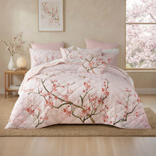 Evelyn Quilted Bedspread Set