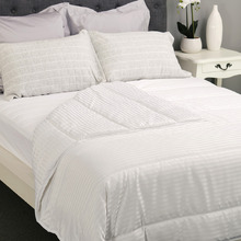 Hotel Luxury Comfort All Seasons Quilt