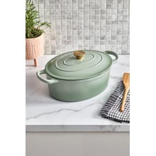 5.5L Oval Cast Iron Dutch Oven