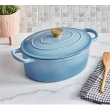 5.5L Oval Cast Iron Dutch Oven
