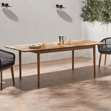 Sorrento Acacia Wood Outdoor Extendable Dining Table