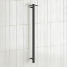 Leo Vertical Heated Towel Bar