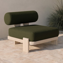 Oasis Outdoor Lounge Chair