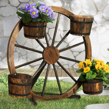 Leonov Wagon Wheel Garden Ornament