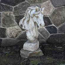 Saranna Horse Head Statue