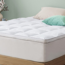 Willem Deluxe Bamboo-Blend Mattress Topper