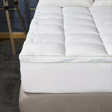 1000GSM Hotel Style Bamboo-Blend Mattress Topper with Gusset Support