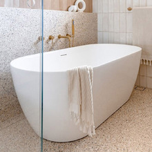Glacier Acrylic Oval Freestanding Bath