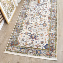 Lovro Traditional Runner