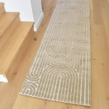 Olivia Contemporary Runner