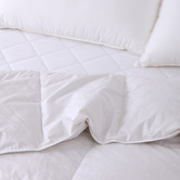 Dreamaker White Duck Down &amp; Feather Winter Quilt