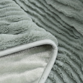Aldrin Home Eyelash Fleece Reversible Heated Throw