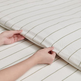 Aldrin Home White &amp; Olive Zinnia Yarn-Dyed Washed Cotton Reversible Quilt Cover Set
