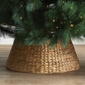 Temple &amp; Webster Water Hyacinth Christmas Tree Skirt