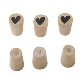 VT Wonen Natural Pine Wood Cone with Heart Magnets