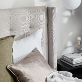 Western Designs Atlanta Queen Bed &amp; Mattress
