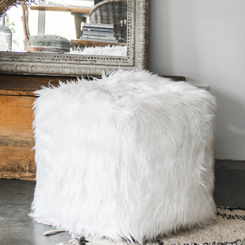 faux fur pouf chair