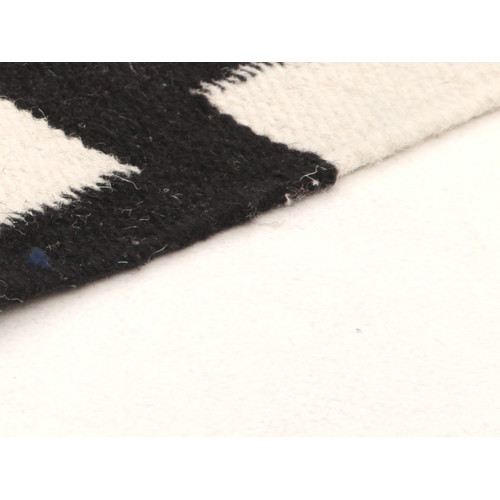 Trellis-Flat-Weave-Rug-NOM-17-BLA