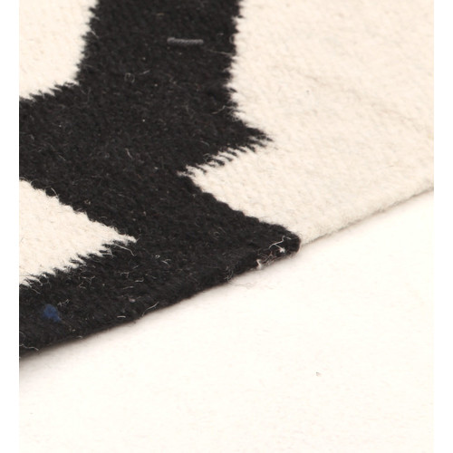 Trellis-Flat-Weave-Rug-NOM-17-BLA