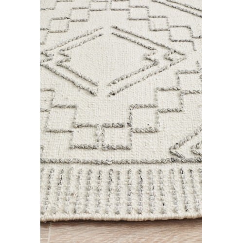 Natural White & Grey Textured Ida Rug Temple & ster