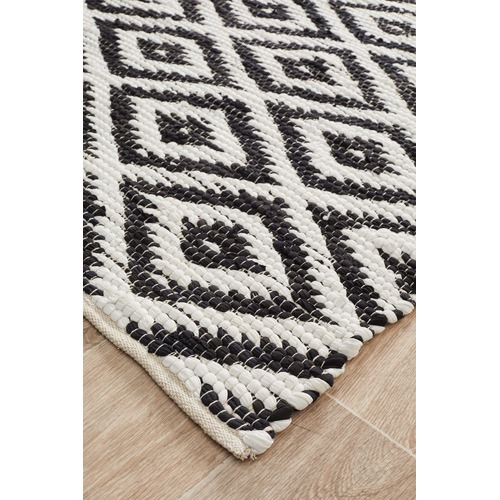 Network Markandi Black & White Cotton Hand Loomed Rug & Reviews ...