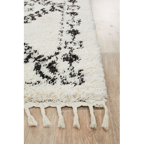 Monochrome Rabia Fringed Tribal Style Rug