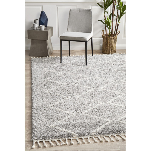 Silver & Ivory Buchra Fringed Rug