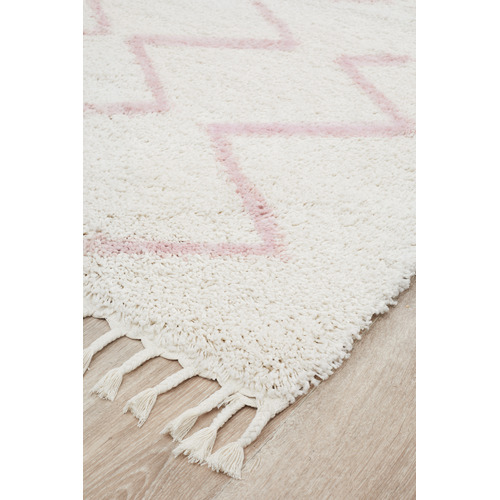 Ivory & Pink Buchra Fringed Rug