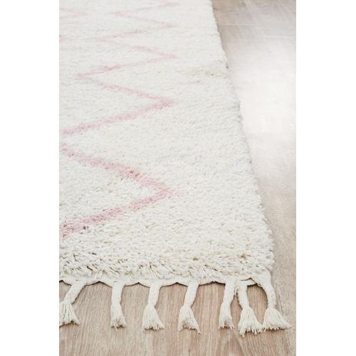 Ivory & Pink Buchra Fringed Rug
