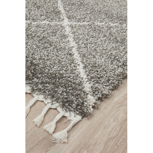 Pebble Grey Nahla Fringed Rug