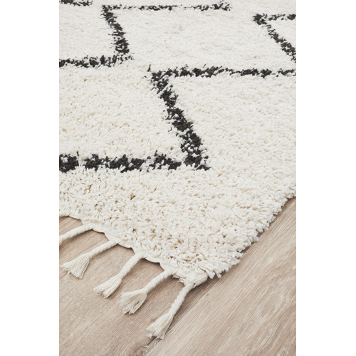 Monochrome Buchra Fringed Rug