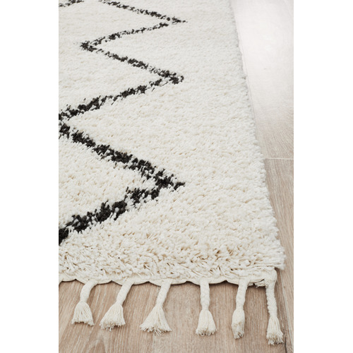 Monochrome Buchra Fringed Rug