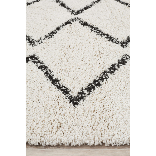 Monochrome Buchra Fringed Rug
