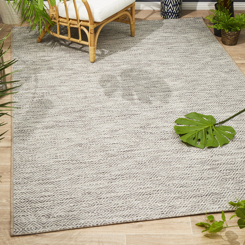 Natural Diamond Flat-Woven Rug