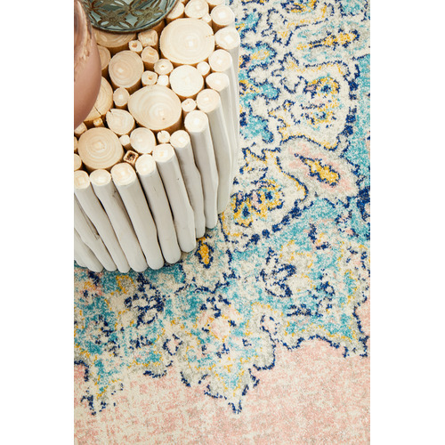 Flamingo Power-Loomed Bohemain Round Rug