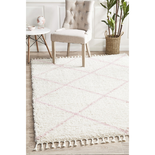 Ivory-and-Pink-Nahla-Fringed-Moroccan-Rug-SAF-22-PNK
