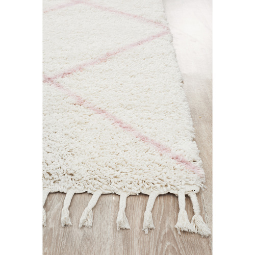 Ivory-and-Pink-Nahla-Fringed-Moroccan-Rug-SAF-22-PNK