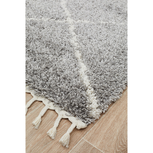 Silver-and-Ivory-Nahla-Fringed-Moroccan-Rug-SAF-22-SIL