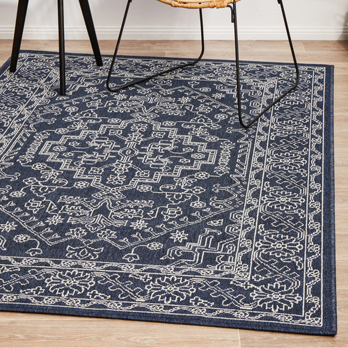 Navy & White Traditional Power-Loomed Outdoor Rug