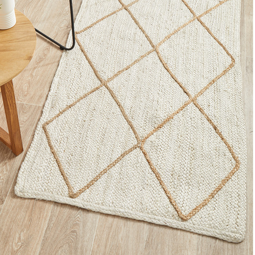 White & Natural Geometric Hand-Braided Jute Outdoor Runner