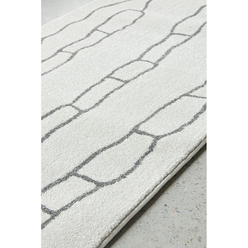 Grey-Abigail-Abstract-Runner