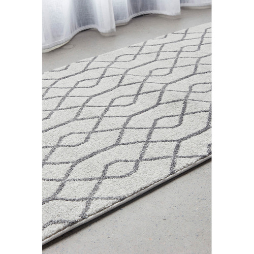 Carson-Contemporary-Runner