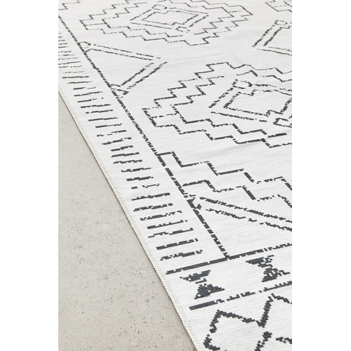 Kindred Leeroy Machine Washable Rug