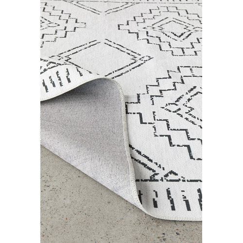 Kindred Leeroy Machine Washable Rug